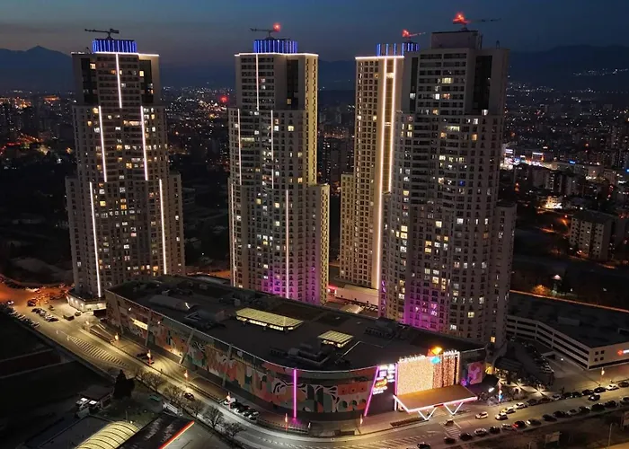 Luxury 19th Floor With Pool, Gym View